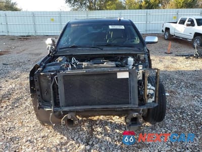 Piąte zdjęcie samochodu w środku: 2019 GMC YUKON XL DENALI VIN:1GKS2HKJ0KR387188 - miniatura