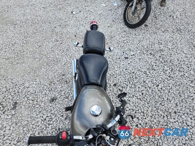 Piąte zdjęcie samochodu w środku: 2011 SUZUKI TU250 X VIN:JS1NJ4CA1B2101077 - miniatura