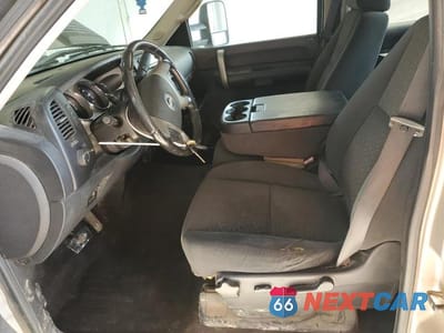 Zdjęcie 7 z 12 samochodu: 2007 CHEVROLET SILVERADO K2500 HEAVY DUTY VIN:1GCHK23657F511736 - miniatura