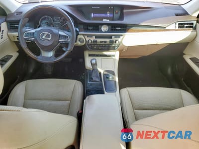 Zdjęcie 8 z 13 samochodu: 2017 LEXUS ES 350 VIN:58ABK1GG0HU062454 - miniatura