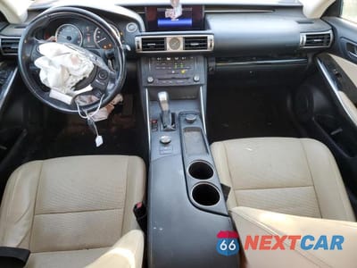 Zdjęcie 8 z 12 samochodu: 2016 LEXUS IS 200T VIN:JTHBA1D21G5020180 - miniatura