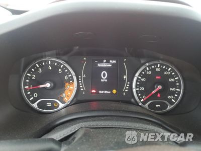 Zdjęcie 9 z 15 samochodu: 2015 JEEP RENEGADE LATITUDE VIN:ZACCJABT0FPB58690 - miniatura