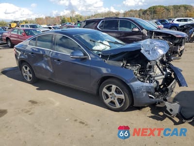 Czwarte zdjęcie samochodu z boku: 2013 VOLVO S60 T5 VIN:YV1612FH8D2232219 - miniatura