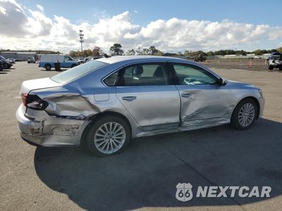 Trzecie zdjęcie samochodu z tyłu: 2017 VOLKSWAGEN PASSAT SE VIN:1VWBT7A35HC033343 - miniatura