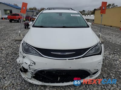 Piąte zdjęcie samochodu w środku: 2019 CHRYSLER PACIFICA TOURING L VIN:2C4RC1BG5KR561639 - miniatura