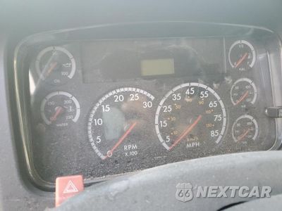 Zdjęcie 9 z 13 samochodu: 2005 FREIGHTLINER BUSINESS CLASS M2 BOX TRUCK VIN:1FVACWDC35HU81796 - miniatura