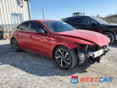 Czwarte zdjęcie samochodu z boku: 2021 HYUNDAI SONATA SEL PLUS VIN:5NPEJ4J27MH122387 - miniatura