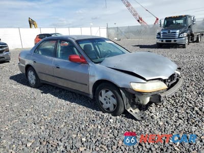 Czwarte zdjęcie samochodu z boku: 2000 HONDA ACCORD LX VIN:1HGCG1644YA021790 - miniatura