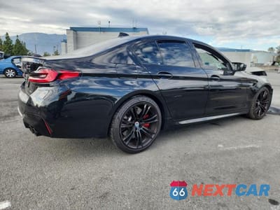 Trzecie zdjęcie samochodu z tyłu: 2023 BMW M5 VIN:WBS83CH08PCL28431 - miniatura