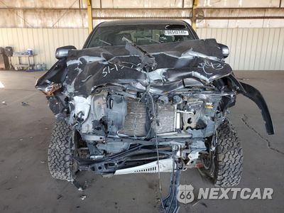Piąte zdjęcie samochodu w środku: 2017 TOYOTA TACOMA DOUBLE CAB VIN:5TFCZ5AN3HX079337 - miniatura