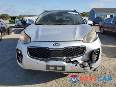 Piąte zdjęcie samochodu w środku: 2018 KIA SPORTAGE EX VIN:KNDPNCAC8J7302414 - miniatura