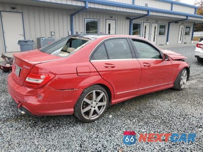 Trzecie zdjęcie samochodu z tyłu: 2013 MERCEDES-BENZ C 300 4MATIC VIN:WDDGF8AB9DR292315 - miniatura
