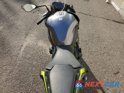 Zdjęcie 6 z 11 samochodu: 2020 KAWASAKI ZR900 F VIN:ML5ZRDF17LDA38520 - miniatura