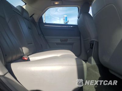 Zdjęcie 10 z 12 samochodu: 2005 CHRYSLER 300C VIN:2C3AA63H35H104303 - miniatura