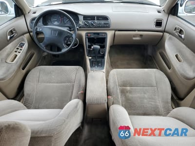 Zdjęcie 8 z 12 samochodu: 1997 HONDA ACCORD LX VIN:1HGCD5636VA093013 - miniatura