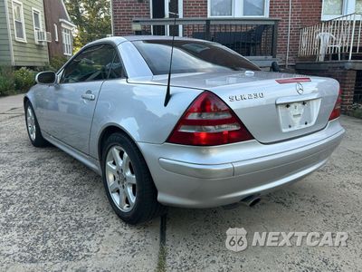 Trzecie zdjęcie samochodu z tyłu: 2001 MERCEDES-BENZ SLK 230 KOMPRESSOR VIN:WDBKK49F31F234132 - miniatura