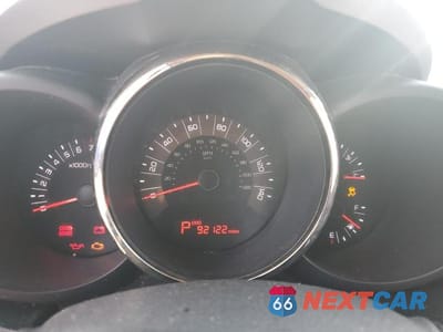 Zdjęcie 9 z 13 samochodu: 2011 KIA SOUL + VIN:KNDJT2A24B7309360 - miniatura