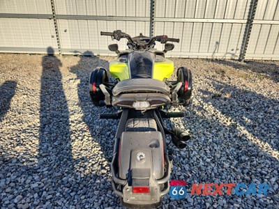 Czwarte zdjęcie samochodu z boku: 2022 CAN-AM SPYDER ROADSTER F3-S VIN:2BXRDDD20NV001166 - miniatura