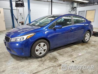 2017 KIA FORTE LX 3KPFL4A7XHE105457 - główne zdjęcie licytacji z USA - miniatura
