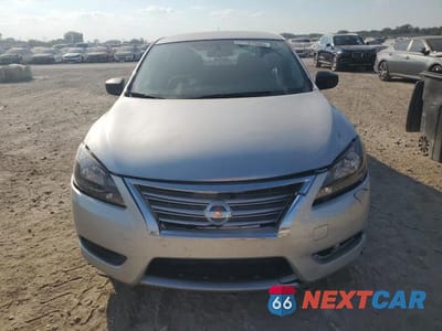 Piąte zdjęcie samochodu w środku: 2015 NISS SENTRA S VIN:3N1AB7AP2FY298099 - miniatura