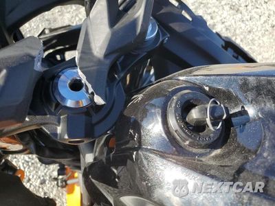 Zdjęcie 8 z 9 samochodu: 2025 KAWASAKI EX650 P VIN:ML5EXEP15SDAF6193 - miniatura