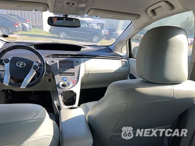 Zdjęcie 9 z 12 samochodu: 2014 TOYOTA PRIUS VIN:JTDKN3DU8E1786897 - miniatura