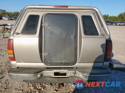 Zdjęcie 6 z 12 samochodu: 2002 CHEVROLET SILVERADO C2500 HEAVY DUTY VIN:1GCHC24162E108783 - miniatura