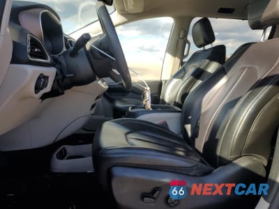 Zdjęcie 7 z 13 samochodu: 2020 CHRYSLER VOYAGER LXI VIN:2C4RC1DG9LR265974 - miniatura