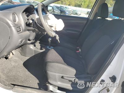 Zdjęcie 7 z 14 samochodu: 2019 NISSAN VERSA S VIN:3N1CN7AP8KL830446 - miniatura