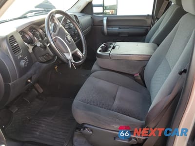 Zdjęcie 7 z 14 samochodu: 2008 CHEVROLET SILVERADO K3500 VIN:1GCJK39K98E150840 - miniatura