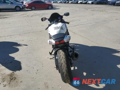 Czwarte zdjęcie samochodu z boku: 2025 SUZUKI GSX-R750 VIN:JS1GR7MAXS7101728 - miniatura