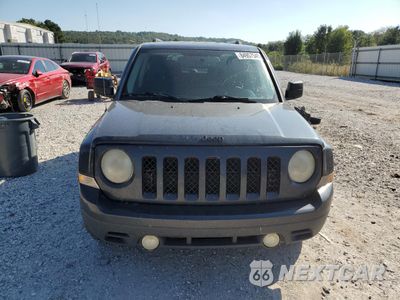 Piąte zdjęcie samochodu w środku: 2014 JEEP PATRIOT SPORT VIN:1C4NJPBA7ED726505 - miniatura