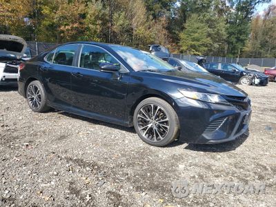 Czwarte zdjęcie samochodu z boku: 2018 TOYOTA CAMRY L VIN:4T1B11HK8JU095480 - miniatura