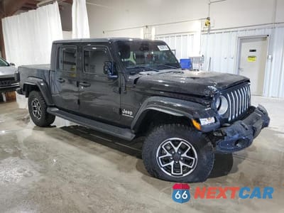 Czwarte zdjęcie samochodu z boku: 2020 JEEP GLADIATOR OVERLAND VIN:1C6HJTFG0LL124706 - miniatura