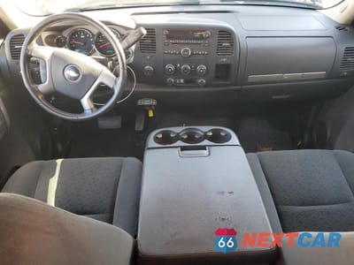 Zdjęcie 8 z 11 samochodu: 2008 CHEVROLET SILVERADO K3500 VIN:1GCJK39K98E150840 - miniatura
