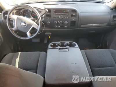 Zdjęcie 8 z 14 samochodu: 2008 CHEVROLET SILVERADO K3500 VIN:1GCJK39K98E150840 - miniatura