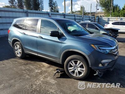 Czwarte zdjęcie samochodu z boku: 2018 HONDA PILOT LX VIN:5FNYF5H18JB010029 - miniatura