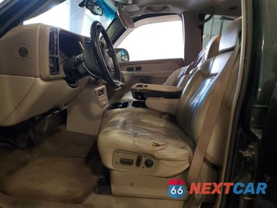 Zdjęcie 7 z 13 samochodu: 2001 CHEVROLET SUBURBAN K2500 VIN:3GNGK26U81G225205 - miniatura