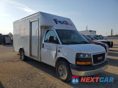 Czwarte zdjęcie samochodu z boku: 2021 GMC SAVANA CUTAWAY G3500 VIN:1GD07SF74M1301622 - miniatura