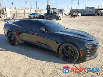 Czwarte zdjęcie samochodu z boku: 2018 CHEVROLET CAMARO SS VIN:1G1FH1R70J0146871 - miniatura