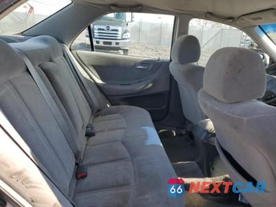 Zdjęcie 10 z 13 samochodu: 2000 HONDA ACCORD LX VIN:1HGCG1644YA021790 - miniatura