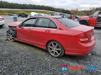 Drugie zdjęcie samochodu z przodu: 2013 MERCEDES-BENZ C 300 4MATIC VIN:WDDGF8AB9DR292315 - miniatura