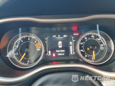 Zdjęcie 9 z 17 samochodu: 2017 JEEP CHEROKEE LATITUDE VIN:1C4PJLCB4HW603584 - miniatura