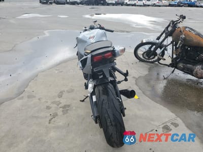 Czwarte zdjęcie samochodu z boku: 2022 SUZUKI GSX-R600 VIN:JS1GN7FAXN7100320 - miniatura