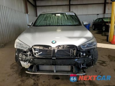 Piąte zdjęcie samochodu w środku: 2017 BMW X1 XDRIVE28I VIN:WBXHT3C38H5F79633 - miniatura