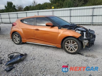 Czwarte zdjęcie samochodu z boku: 2015 HYUNDAI VELOSTER TURBO VIN:KMHTC6AE7FU242184 - miniatura