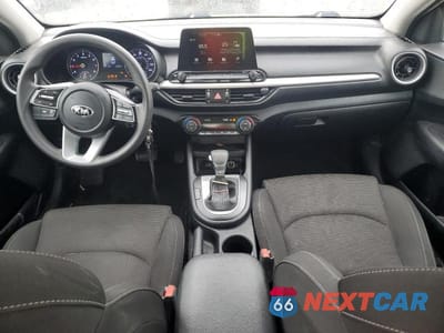 Zdjęcie 8 z 11 samochodu: 2019 KIA FORTE FE VIN:3KPF24AD3KE121774 - miniatura