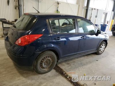 Trzecie zdjęcie samochodu z tyłu: 2012 NISSAN VERSA S VIN:3N1BC1CP6CL361130 - miniatura