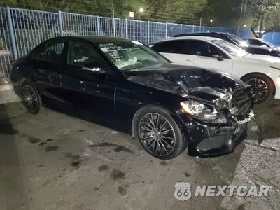 Czwarte zdjęcie samochodu z boku: 2017 MERCEDES-BENZ C 300 VIN:55SWF4JB8HU196555 - miniatura