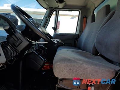 Zdjęcie 7 z 12 samochodu: 2018 INTERNATIONAL 4000 4300 - SEMI TRUCK VIN:1HTMMMMLXJH756328 - miniatura